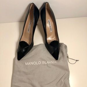 Sz 38 Black Leather & Suede Manolo Blahnik Heels